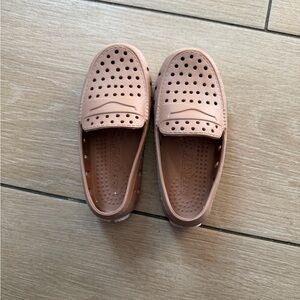 Floafers Tan Size C8 toddler